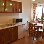 Apartment Przy Basenie Blisko Morza Brown