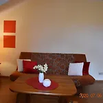 Apartment Przy Basenie Blisko Morza Brown Puck