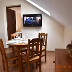 Apartment Przy Basenie Blisko Morza Brown Puck