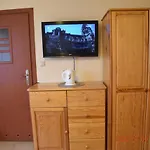 Apartment Przy Basenie Blisko Morza Brown