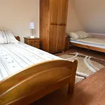 Przy Basenie Blisko Morza Brown Apartment *