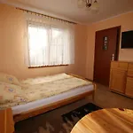 Przy Basenie Blisko Morza Brown Apartment Puck