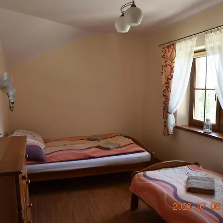 Przy Basenie Blisko Morza Brown Appartement