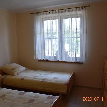 Przy Basenie Blisko Morza Brown Apartment