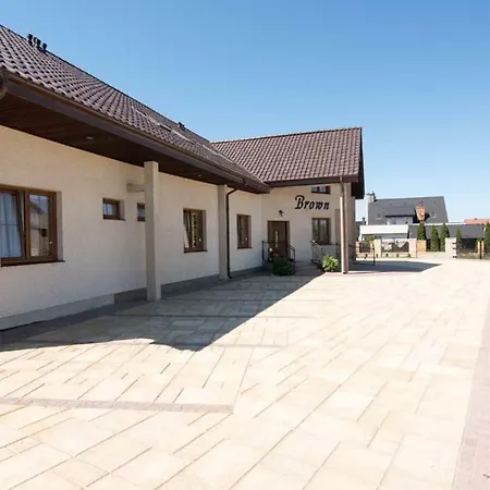 Przy Basenie Blisko Morza Brown Appartement *