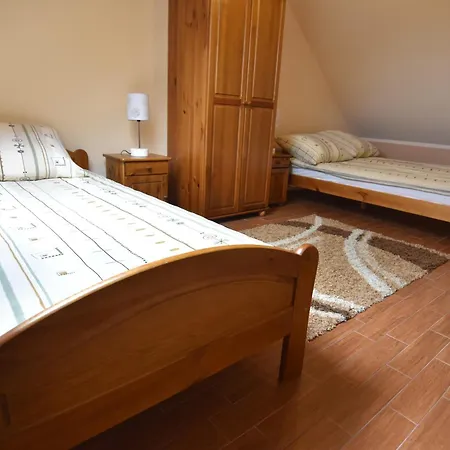 Przy Basenie Blisko Morza Brown Apartment Puck